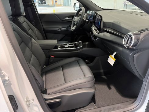 New 2026 Chevrolet Equinox LT w/ Convenience Package II image 15