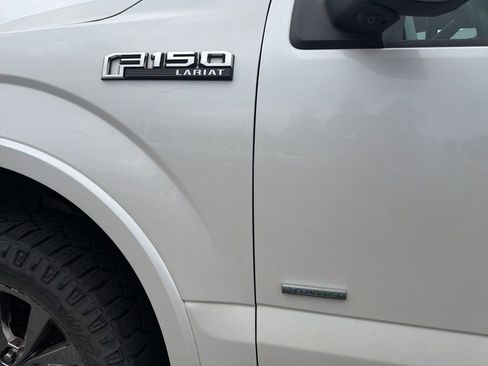 Used 2016 Ford F150 Lariat w/ Equipment Group 502A Luxury AWD/4WD image 12