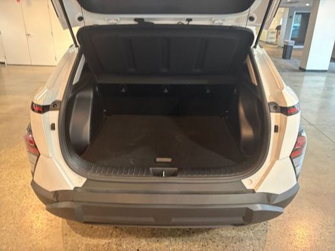 Used 2025 Hyundai Kona SEL image 31