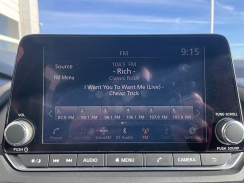 Used 2024 Nissan Rogue SV image 16