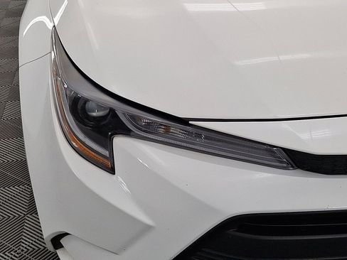 Used 2024 Toyota Corolla LE FWD image 19