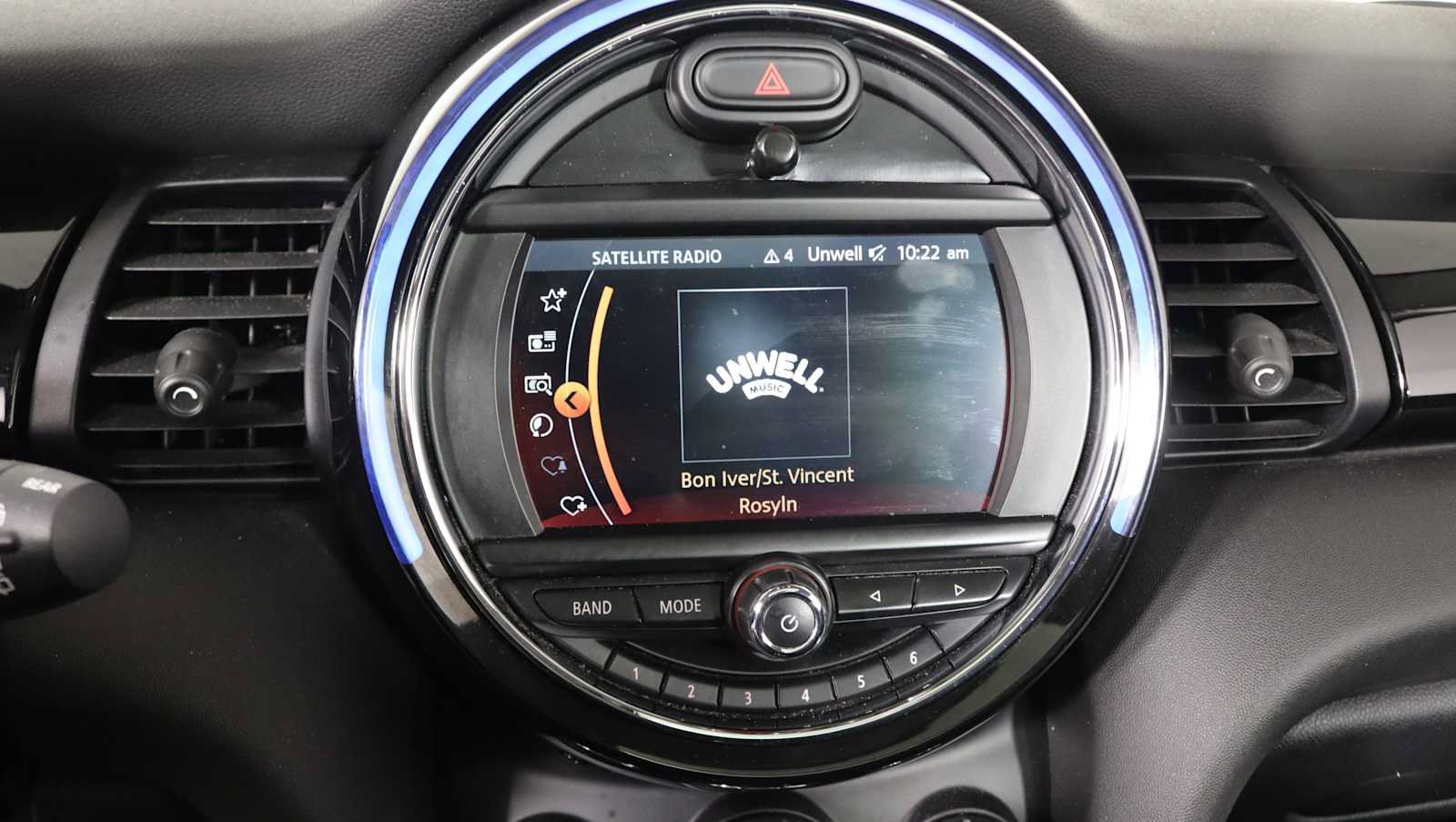 Used 2019 MINI Cooper 4-Door Hardtop FWD image 21