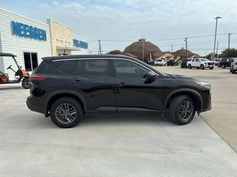 Used 2025 Nissan Rogue S FWD image 2