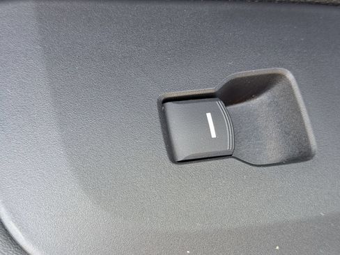 Used 2025 Honda HR-V LX image 28