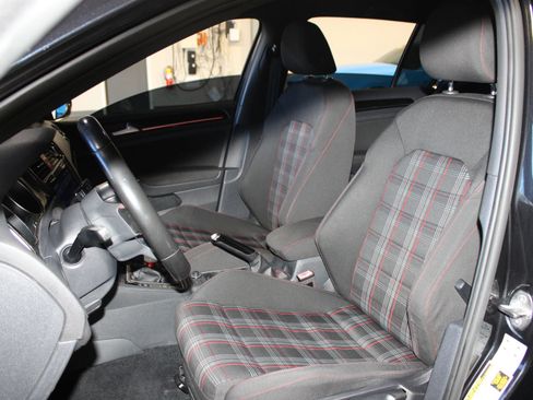 Used 2017 Volkswagen GTI S FWD image 21