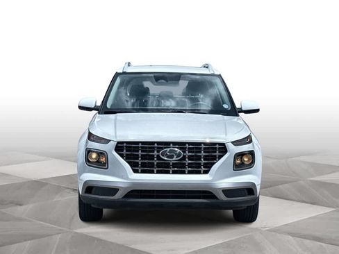 Used 2025 Hyundai Venue SEL FWD image 3