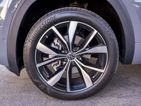 New 2026 Volkswagen Atlas Cross Sport SEL Premium R-Line AWD/4WD image 11