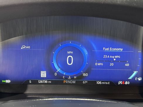 Used 2020 Ford Explorer Platinum w/ Premium Technology Package AWD/4WD image 3