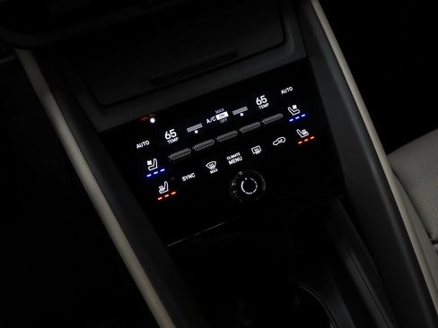 Certified 2025 Porsche Macan 4 Electric AWD/4WD image 37