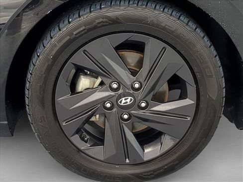 Used 2022 Hyundai Elantra SEL FWD image 20