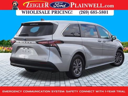 Used 2021 Toyota Sienna LE image 5