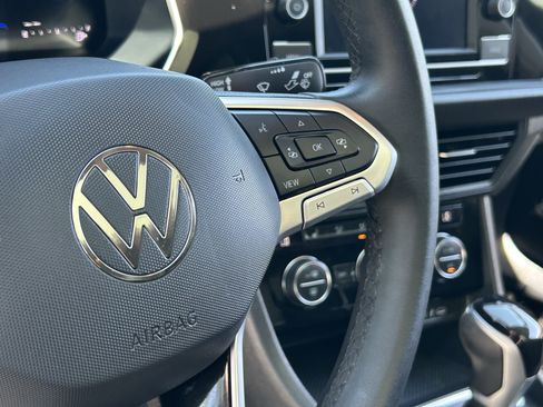 Certified 2024 Volkswagen Jetta SE FWD image 29