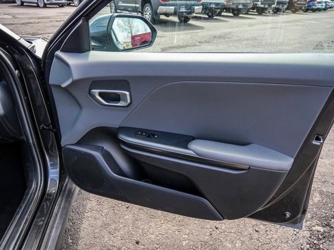 Used 2025 Kia K4 LXS image 16