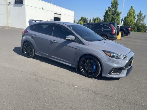 Used 2017 Ford Focus RS AWD/4WD image 7
