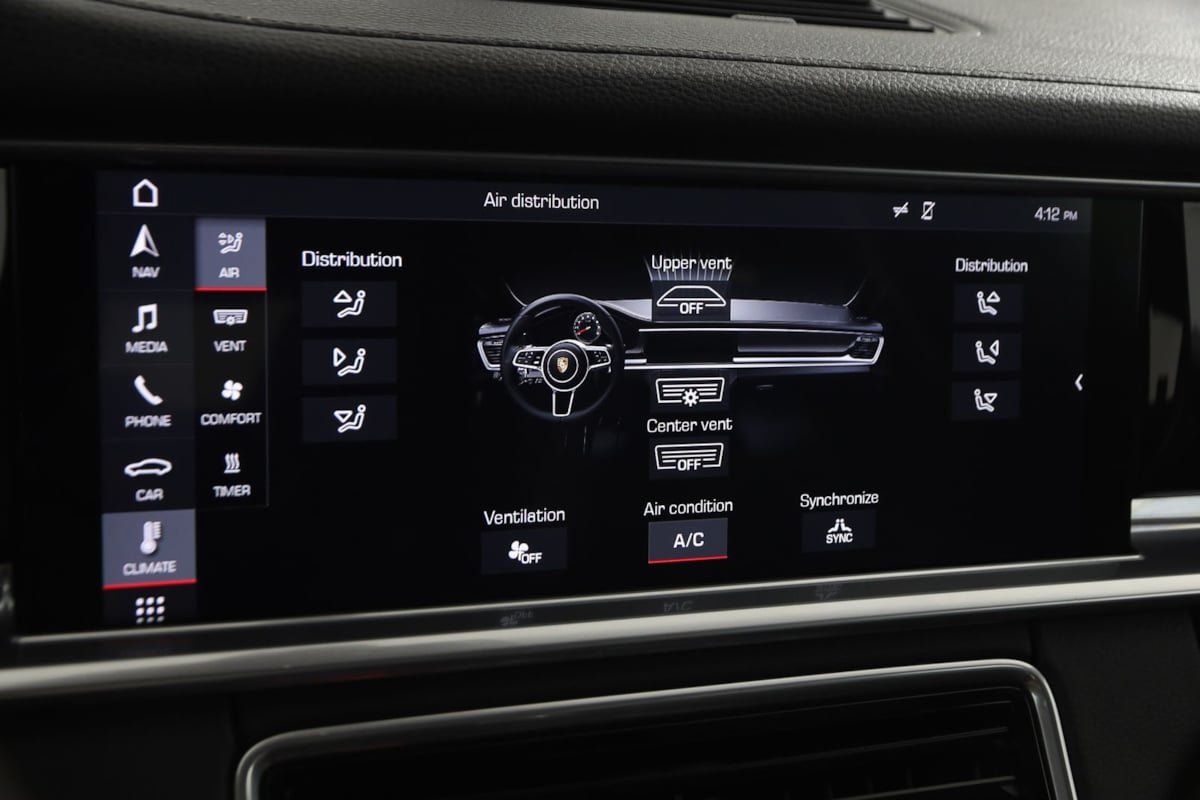 Used 2018 Porsche Panamera 4 AWD/4WD image 43