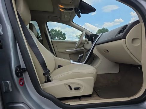 Used 2013 Volvo XC60 T6 AWD/4WD image 42