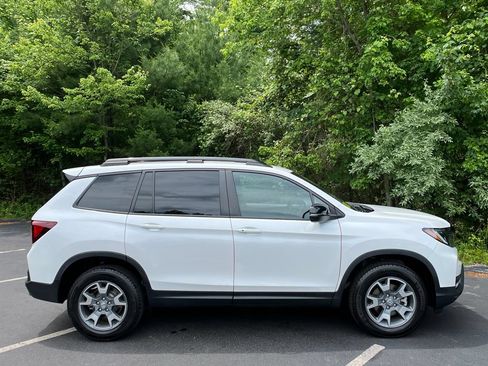 Used 2023 Honda Passport TrailSport image 6