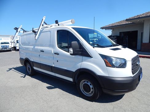 Used 2016 Ford Transit 150 130 Low Roof RWD image 4