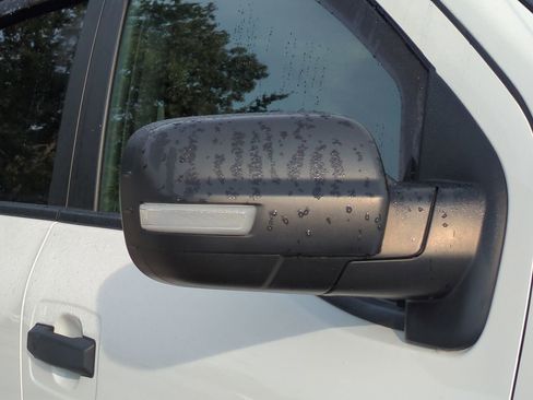 Used 2019 Nissan Titan SL w/ Midnight Edition image 12