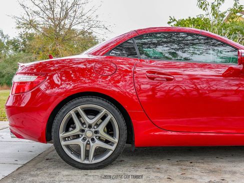 Used 2015 Mercedes-Benz SLK 250 image 59