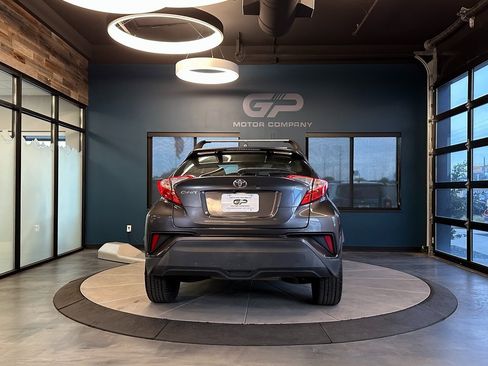 Used 2018 Toyota C-HR XLE image 4