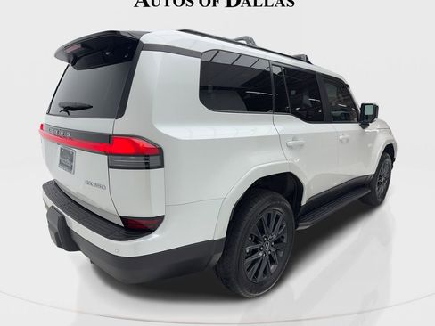 Used 2024 Lexus GX 550 w/ Cold Area Package image 9