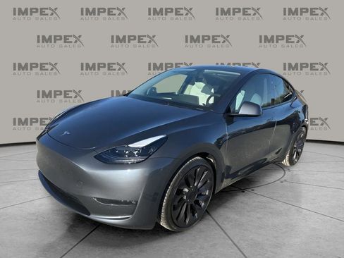 Used 2023 Tesla Model Y Long Range image 1