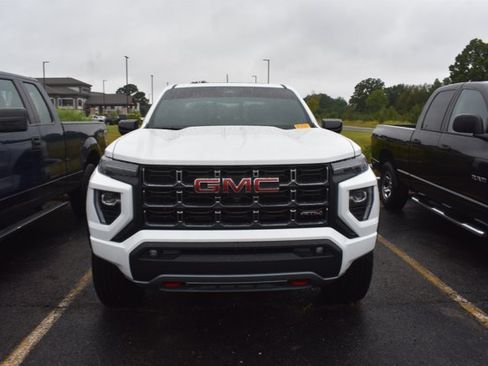 Used 2026 GMC Canyon AT4 w/ Technology Plus Package AWD/4WD image 2
