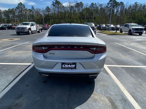 Used 2022 Dodge Charger SXT image 6