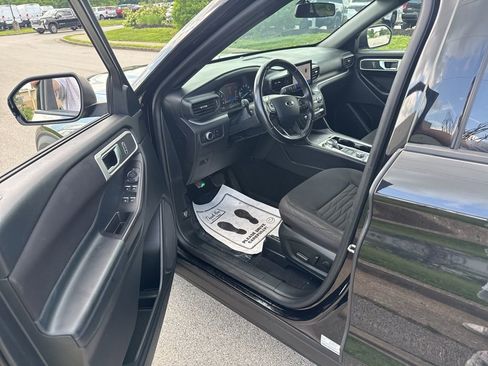 Used 2020 Ford Explorer XLT AWD/4WD image 5