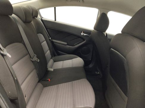 Used 2018 Kia Forte S image 19