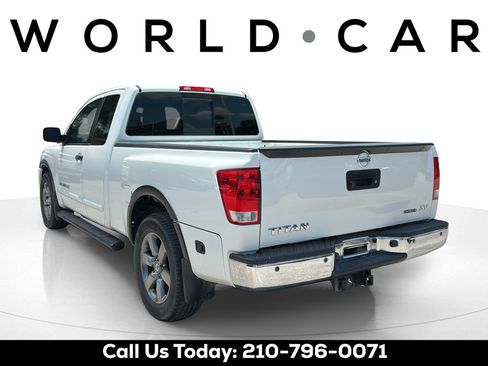 Used 2015 Nissan Titan SV w/ SV Value Truck Package RWD image 5
