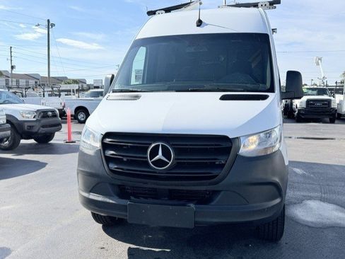 Used 2019 Mercedes-Benz Sprinter 144 image 2