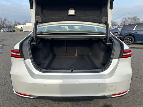 Certified 2025 BMW 530i xDrive w/ Premium Package image 34