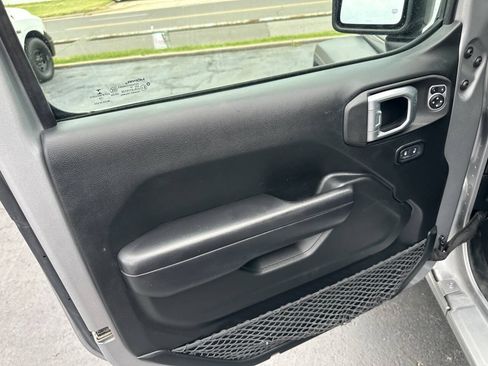 Used 2019 Jeep Wrangler Unlimited Sport S AWD/4WD image 13