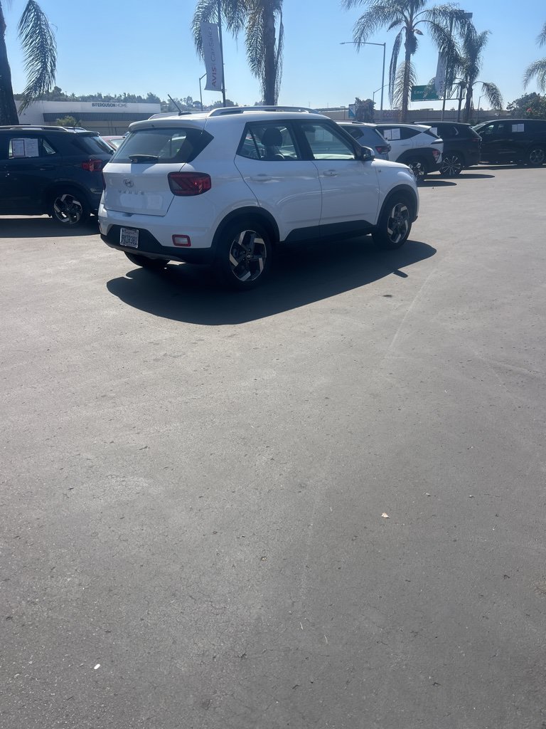 Used 2026 Hyundai Venue SEL FWD image 6