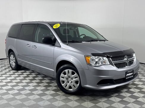 Used 2017 Dodge Grand Caravan SE w/ Power Window Group image 2