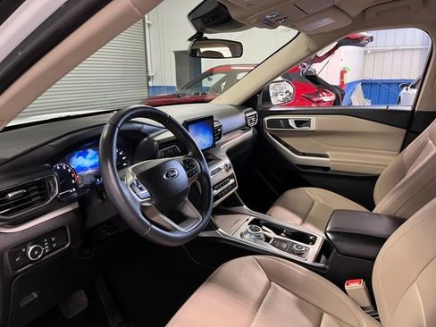 Used 2023 Ford Explorer XLT w/ Equipment Group 202A image 21