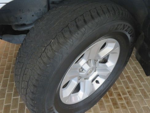 Used 2022 Toyota 4Runner SR5 AWD/4WD image 11