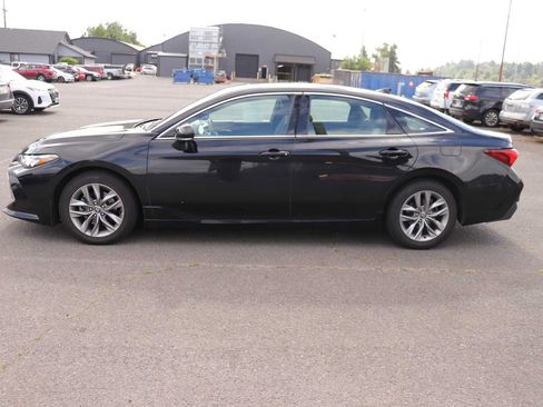 Used 2022 Toyota Avalon XLE w/ Moonroof Package FWD image 8