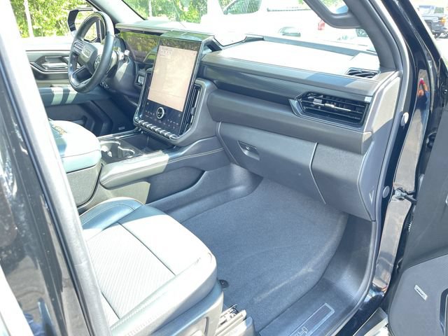 Used 2025 GMC Yukon AT4 w/ AT4 Premium Plus Package AWD/4WD image 30