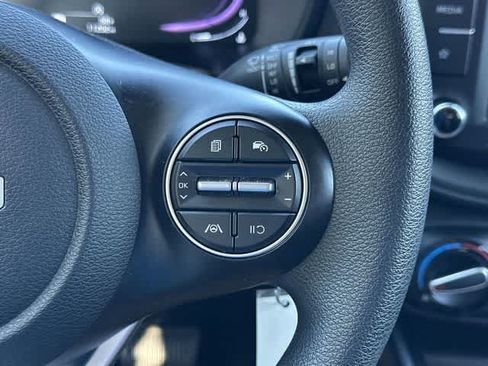 Used 2025 Kia Soul LX w/ LX Technology Package FWD image 20