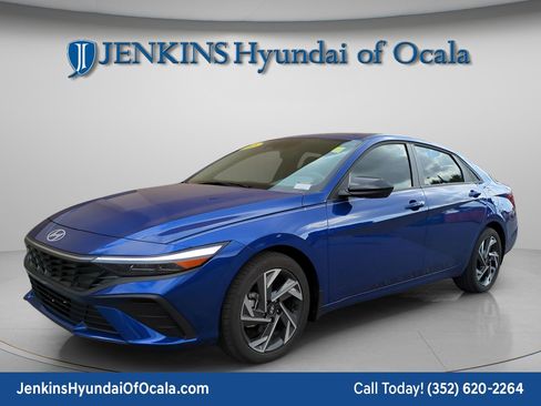 Certified 2025 Hyundai Elantra Sport image 8