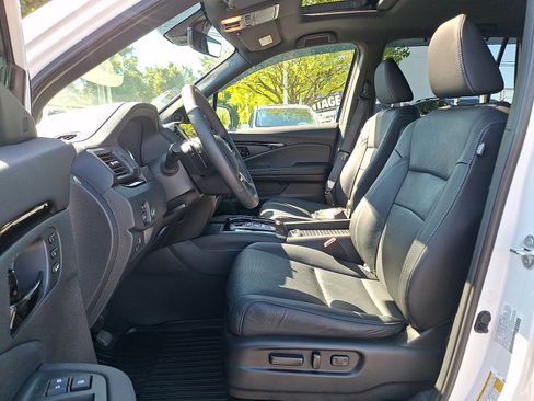 Used 2023 Honda Passport Elite image 13