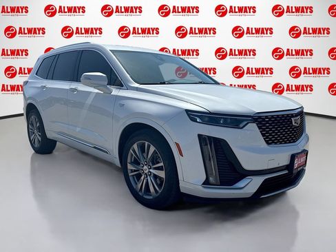 Used 2023 Cadillac XT6 Premium Luxury FWD image 3