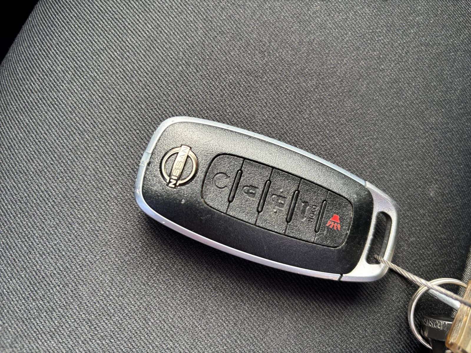 Used 2025 Nissan Pathfinder SV FWD image 26