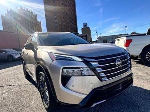 Certified 2024 Nissan Rogue Platinum w/ Platinum Premium Package image 3