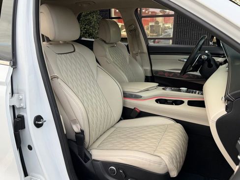 Used 2022 Genesis GV70 3.5T Sport w/ Sport Advanced Package image 34