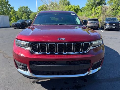 Used 2021 Jeep Grand Cherokee L Limited AWD/4WD image 2