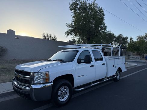 Used 2008 Chevrolet Silverado 2500 W/T RWD image 2